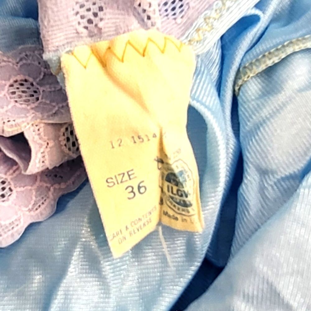 Vintage nightgown/ slip - Picture 6 of 7